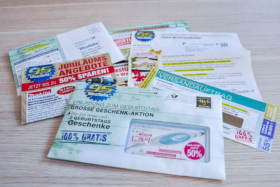 Anschreiben, Prospekt und Response Elemente