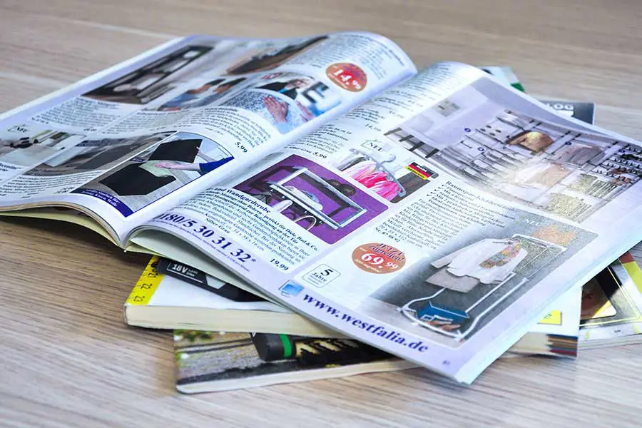 Printwerbung - Kataloggestaltung  Flyer und Mailings